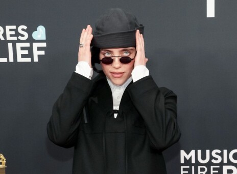 Το άκρως ιδιαίτερο καπέλο που φόρεσε η Μπίλι Άιλις στα Grammy