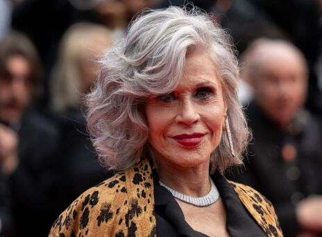 Η Τζέιν Φόντα στα 87 της νιώθει πιο νέα από ποτέ και αποδεικνύει πως η ηλικία είναι απλά ένας αριθμός