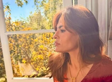 Η Εύα Μέντες