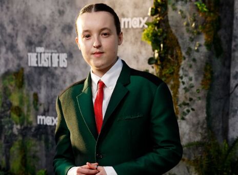 Μπέλα Ράμσεϊ: Η πρωταγωνίστρια της σειράς The Last of Us μιλά για την εμπειρία της ως non-binary, τις δυσκολίες της προβολής και την ανάγκη να ζει ελεύθερα και αυθεντικά.