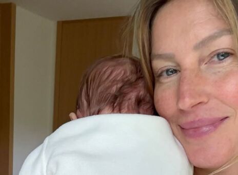 Ζιζέλ Μπούντχεν: Ποζάρει για πρώτη φορά με τον νεογέννητο γιο της - Τα τρυφερά στιγμιότυπα