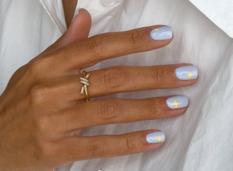 8 ιδέες για το πρώτο μανικιούρ του καλοκαιριού