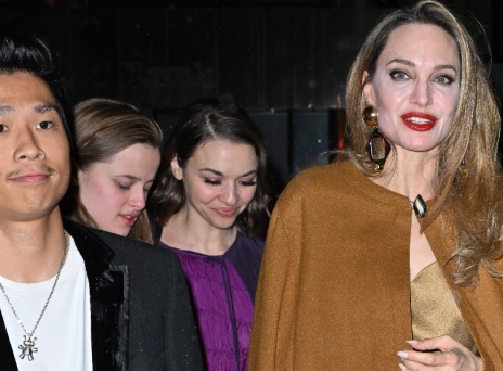 Η Αντζελίνα Τζολί μαζί με τον γιο της Παξ 