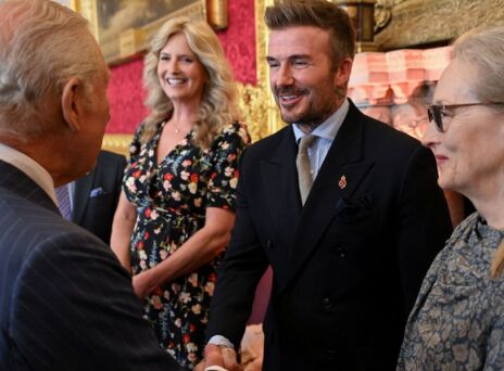 Ο Ντέιβιντ Μπέκαμ είναι επιτέλους Σερ και δηλώνει «απέραντα περήφανος» για την ύψιστη τιμή από τον βασιλιά Κάρολο