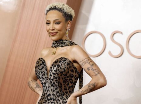 Viral βίντεο της Doja Cat αναζωπυρώνει τη συζήτηση για τη σχέση με το κοινό της - Η αντίδραση της τραγουδίστριας, που χαρακτήρισε συνάντηση με fan «αηδιαστική» 