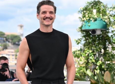 Η αποκαλυπτική φωτογράφιση του Πέδρο Πασκάλ σε μεγάλο περιοδικό 