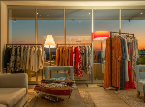 Η KITON επιστρέφει στο SANI με boutique και pop-up εμπειρίες