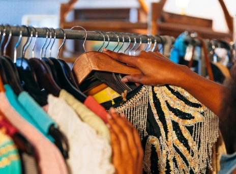 Θριφτάρω, θριφτάρεις, θριφτάρει: Η κίνηση ματ στη μόδα