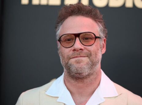 Ο Σεθ Ρόγκεν αποκαλύπτει γιατί καπνίζει κάνναβη καθημερινά επί 20 χρόνια - Εξηγεί πώς τον βοηθά να παραμένει δημιουργικός και λειτουργικός.