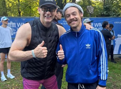 Χάρι Στάιλς: Από τη σκηνή στον Μαραθώνιο του Βερολίνου με χρόνο κάτω από 3 ώρες - Ο πρώην τραγουδιστής των One Direction κέρδισε τον θαυμασμό των δρομέων.