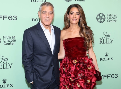 Εκθαμβωτική η Αμάλ Κλούνεϊ στη Νέα Υόρκη - Στο πλευρό του Τζορτζ Κλούνεϊ για την πρεμιέρα της νέας του ταινίας