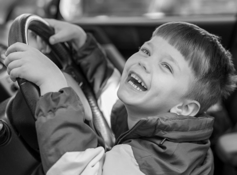 Παιδιά με ξένο αμάξι