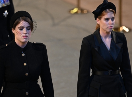 Οι πριγκίπισσες Βεατρίκη και Ευγενία 