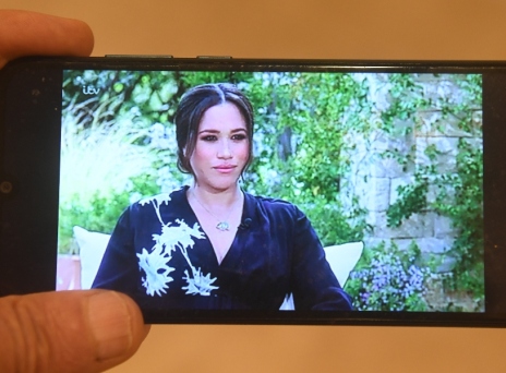 Δυσφορία του πρίγκιπα Χάρι με τις αναρτήσεις της Μέγκαν Μαρκλ στα social media 