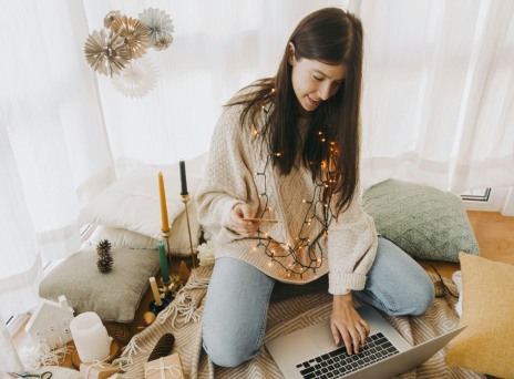 κοπέλα με φωτάκια 