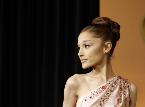 Η Αριάνα Γκράντε καταδικάζει τα «πολύ επικίνδυνα» σχόλια για το σώμα της