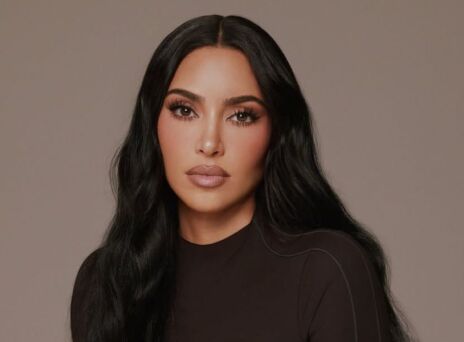 Η Κιμ Καρντάσιαν αποκάλυψε γιατί αποφάσισε να αλλάξει το όνομά της πριν από σχεδόν δύο δεκαετίες - Στην πρεμιέρα του Keeping Up with the Kardashians.