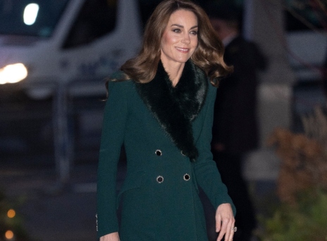 Για πρώτη φορά δυσαρέσκεια στο Παλάτι για δημοσίευμα που εξυμνούσε την Κέιτ Μίντλετον