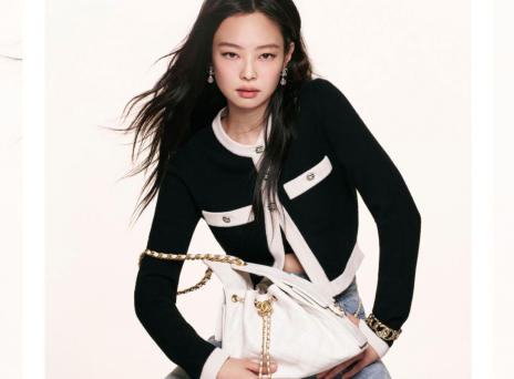 H Jennie είναι το πρόσωπο της CHANEL 25