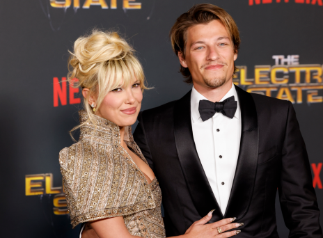 Η Μίλι Μπόμπι Μπράουν και ο Τζέικ Μπον Τζόβι υιοθέτησαν ένα κοριτσάκι - Η ανακοίνωσή τους στο Instagram