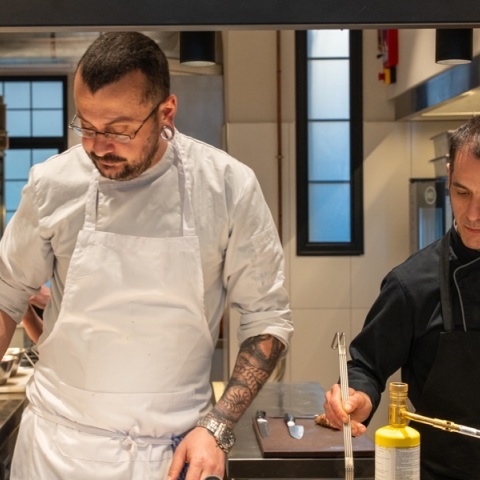 Οι σεφ Δημήτρης Μαζαράκης και Γιώργος Μαρίνος του Gobo creative studio