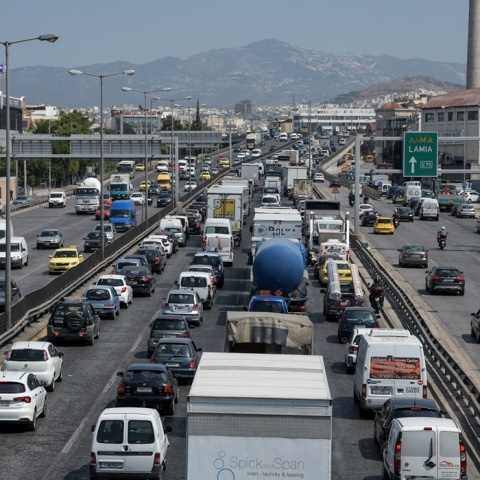 Αυτοκίνητα «κολλημένα» στην κίνηση στον Κηφισό