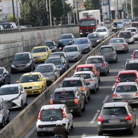 Πολύ αυξημένη κίνηση σε Κηφισό, έξοδο Λεωφόρου Αθηνών και Σχιστού