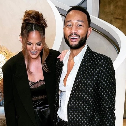 Κρίσι Τέιγκεν - Τζον Λέτζεντ: Ανακοίνωσαν τη γέννηση του τέταρτου παιδιού τους μέσω παρένθετης μητέρας - Τα πρώτα στιγμιότυπα στο Instagram.