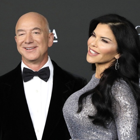 Τζεφ Μπέζος - Λορέν Σάντσεθ: Ερωτικά παιχνίδια πάνω στο σούπερ γιοτ αξίας 500 εκατ. δολαρίων