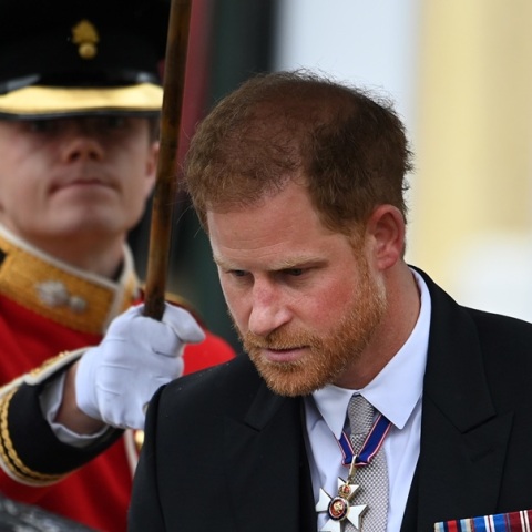 Τι οδήγησε στην επανένωση του Πρίγκιπα Χάρι με τον Βασιλιά Κάρολο