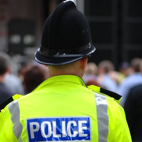 1_police-officer-during-mathew-street-festival