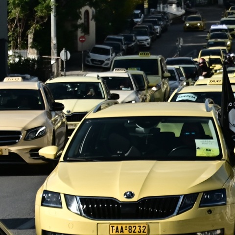 Χωρίς ταξί έως τα ξημερώματα της Πέμπτης η χώρα 