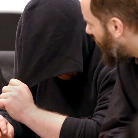 Φυγάς νεοναζί ζητά να δηλωθεί non-binary ενώ αποφεύγει τη φυλακή