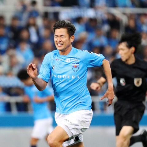 Iαπωνία: Ο «Βασιλιάς Κάζου» γράφει ξανά ιστορία | Στα 58 του ο Καζουγιόσι Μιούρα υπέγραψε σε νέο σύλλογο