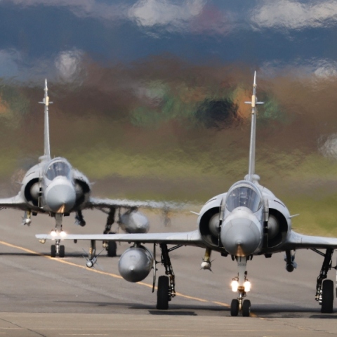 Mirage 2000 της Ταϊβάν ετοιμάζονται για απογείωση από την αεροπορική βάση της Χσιντσού 