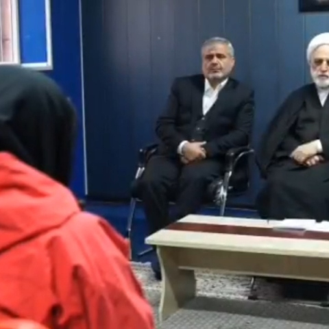 Ιράν: Η κρατική τηλεόραση μεταδίδει ανακρίσεις και «ομολογίες» συλληφθέντων διαδηλωτών	