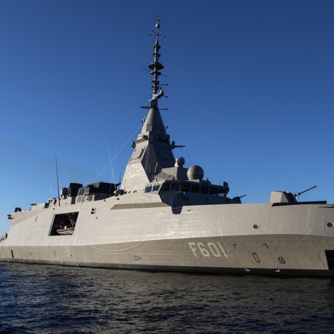 LIVE | Η Ελλάδα υποδέχεται τη φρεγάτα «Κίμων» - H ιστορική τελετή υποδοχής της πρώτης Belharra