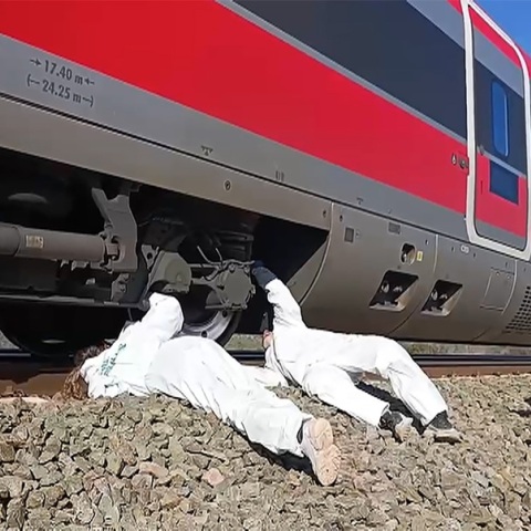 Σιδηροδρομικό δυστύχημα στην Ισπανία: Η κυβέρνηση αποκλείει το ενδεχόμενο δολιοφθοράς