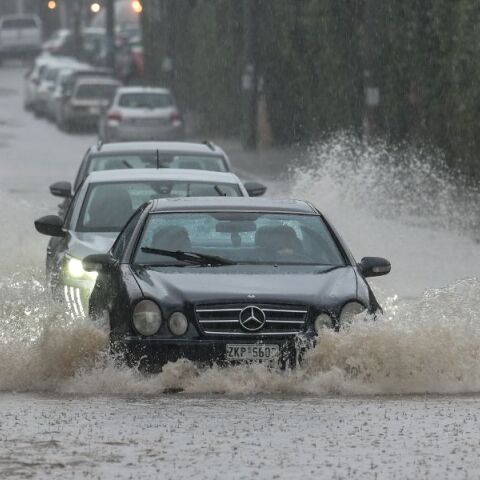 Στον κλοιό της κακοκαιρίας η χώρα: Πότε αναμένονται τα έντονα φαινόμενα και πού χρειάζεται προσοχή