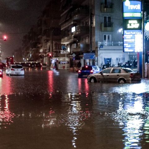 Διακοπές ρεύματος σε πολλές περιοχές της Αττικής λόγω της κακοκαιρίας 