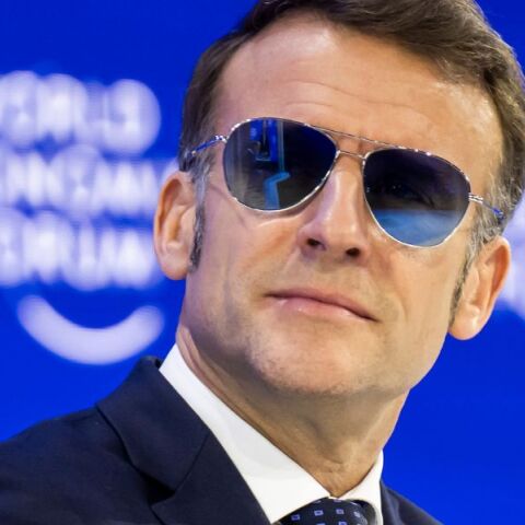 Τα γυαλιά του Εμανουέλ Μακρόν στο Νταβός έγιναν viral, προκαλώντας έκρηξη ζήτησης για το γαλλικό brand - Η εταιρεία δέχεται χιλιάδες αιτήματα