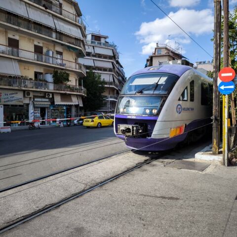 Συρμός του προαστιακού σιδηροδρόμου
