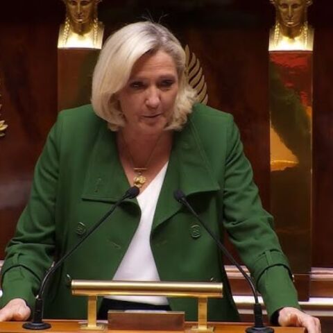 H Μαρίν Λεπέν στο βήμα της γαλλικής Εθνοσυνέλευσης