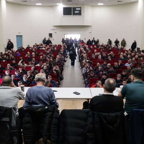 Σύσκεψη της πανελλαδικής επιτροπής αγροτών στη Νίκαια Λάρισας