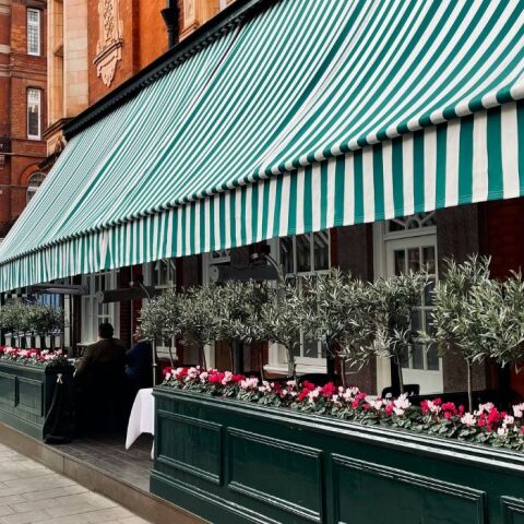 Λονδίνο: Κατηγορίες για νοθεία ποτού σε ιδιωτικό κλαμπ – στο εδώλιο ιδιοκτήτης top εστιατορίων