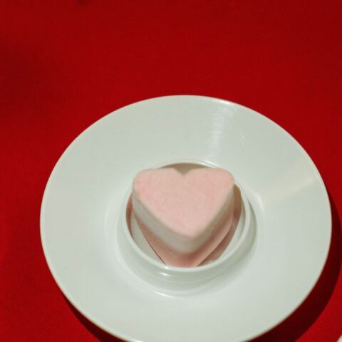 Μόνος στο εστιατόριο ανήμερα του Αγίου Βαλεντίνου – Η τάση που σπάει τα στερεότυπα