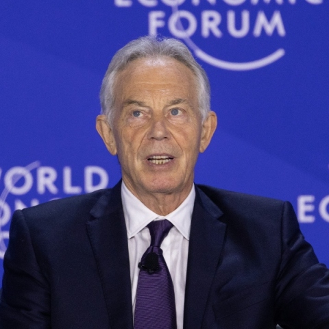 Ο Τόνι Μπλερ στο Παγκόσμιο Οικονομικό Φόρουμ στην Τιαντζίν της Κίνας