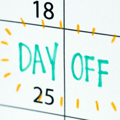 Οι αργίες και τα τριήμερα μέσα στο 2026 – Πότε πέφτει το Πάσχα