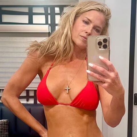 Η Άλι Λάρτερ γιόρτασε τα 50 της με μπικίνι...παρότι δηλώνει ότι δεν της αρέσουν οι σκηνές με μαγιό