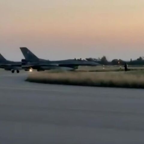 Έφτασαν στην Κύπρο τα ελληνικά F-16, εν πλω οι φρεγάτες «Κίμων» και «Κένταυρος»